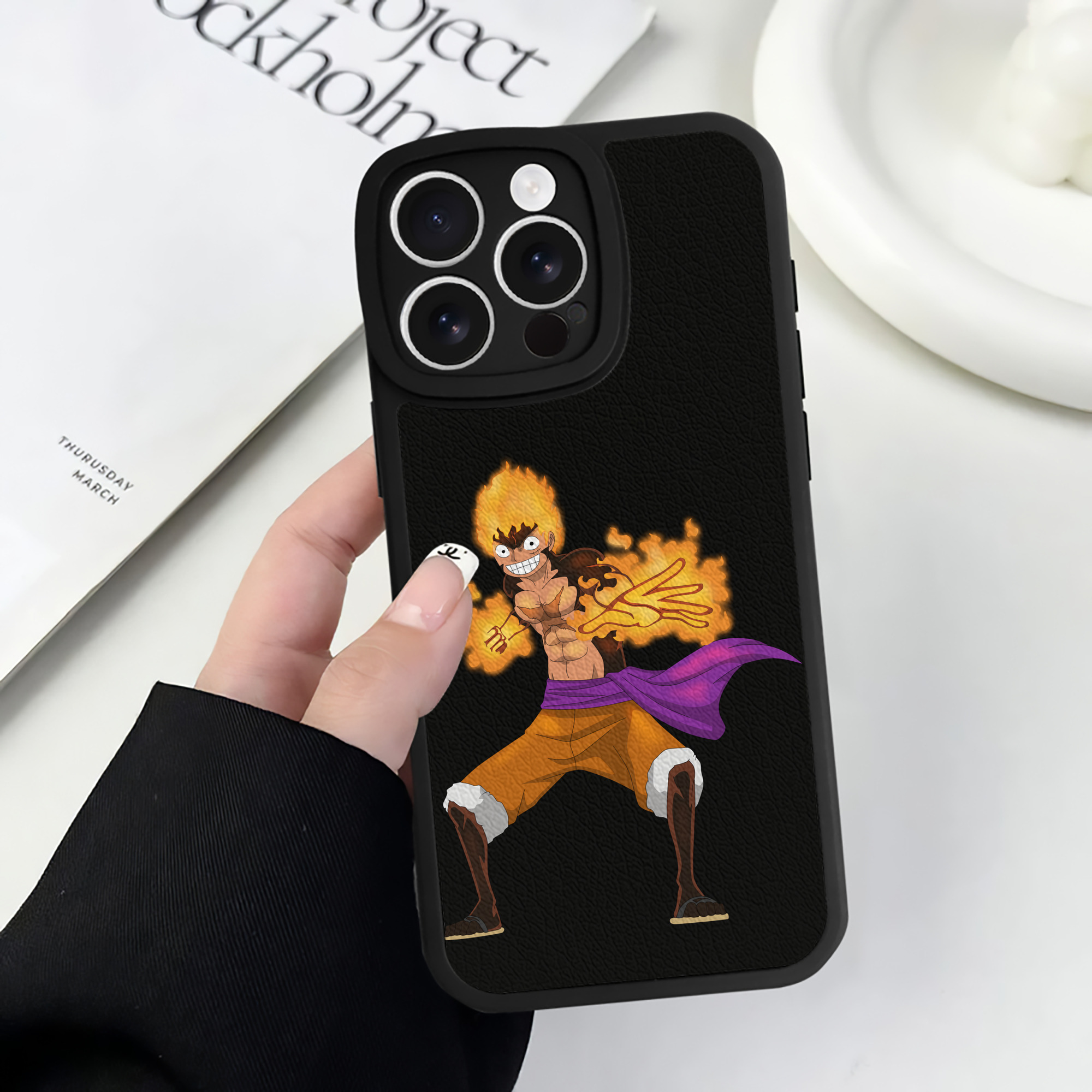 （画像用） ワンピース モンキー・D・ルフィ ONE PIECE Monkey D. Luffy 【iPhone 16シリーズ対応】シリコンスマホケース（レザー調） 材質：シリコン